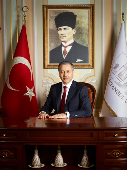 阿里·耶里卡亚（Ali Yerlikaya），伊斯坦布尔省长
